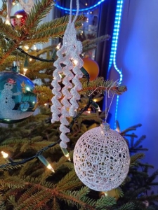 Szydełkowe bombki na choinkę 4